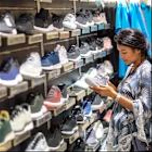 Best Stock to Buy: Macy's vs. Dick's Sporting Goods