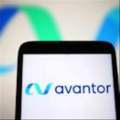 Avantor Stock Plummets as Firm's CEO Set to Leave Amid Sales Slump, Outlook Cut